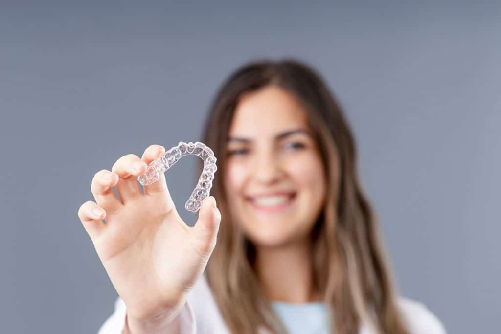 Invisalign vs Braces: Which Is Better for Busy Professionals in Las Cruces?